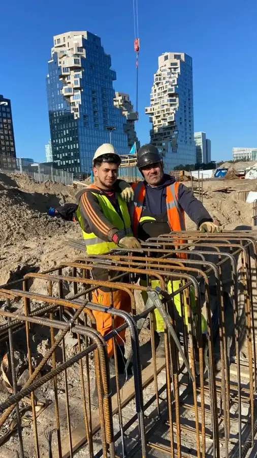 Het vaste vlechtersteam van MME Bouw op de bouwplaats